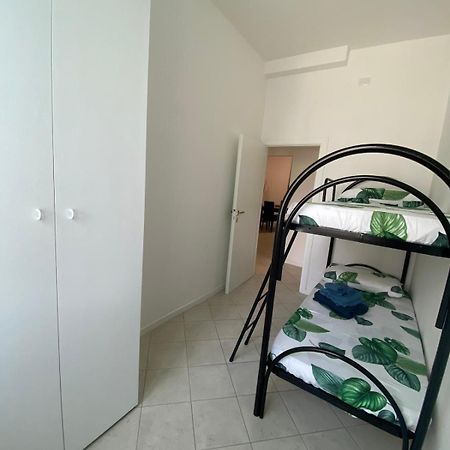 Ampio Appartamento In Posizione Strategica Rimini Buitenkant foto