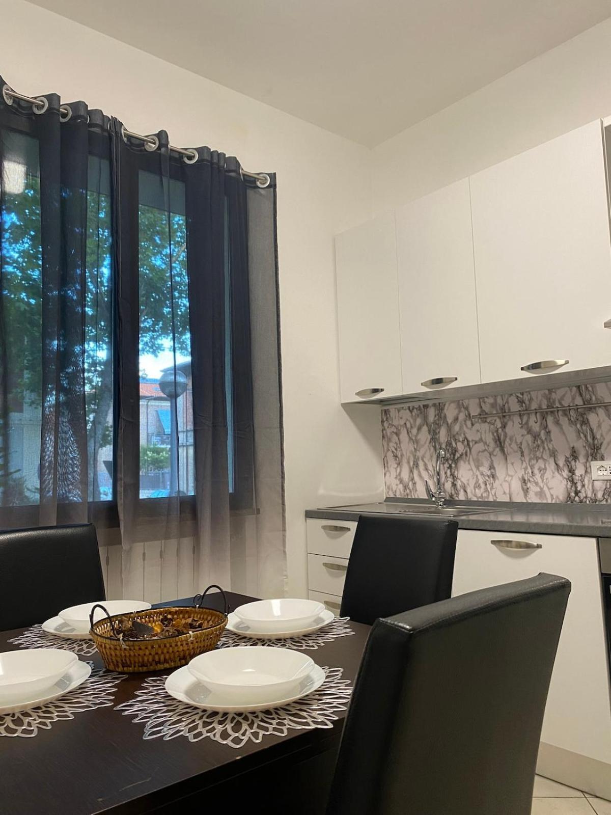 Ampio Appartamento In Posizione Strategica Rimini Buitenkant foto